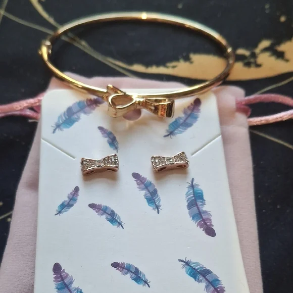 Kate Spade New York Elegant Gold Tone Bow Jewelry Set - Picture 1 of 4